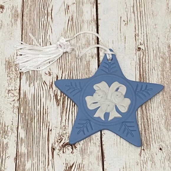 Vintage WEDGWOOD Blue Jasper Ware Star Jingle Bells Boxed Christmas Ornament - Picture 6 of 10